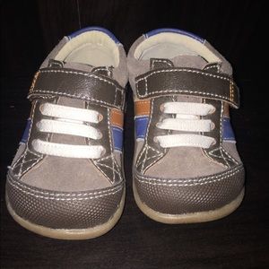 See Kahi Run kids shoes